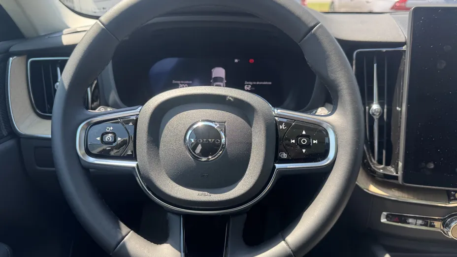 VOLVO XC60 XC60 T6 Plug-In Hybrid AWD Plus Bright aut