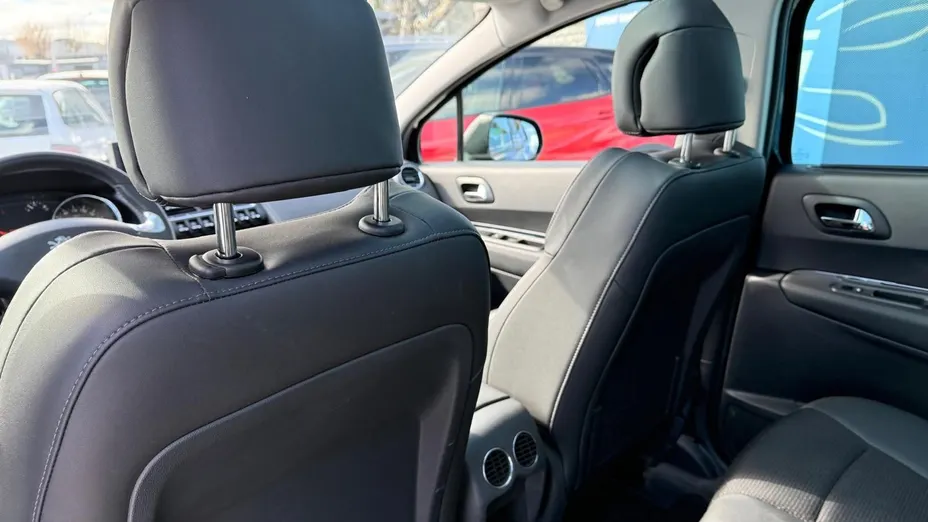PEUGEOT 3008 -