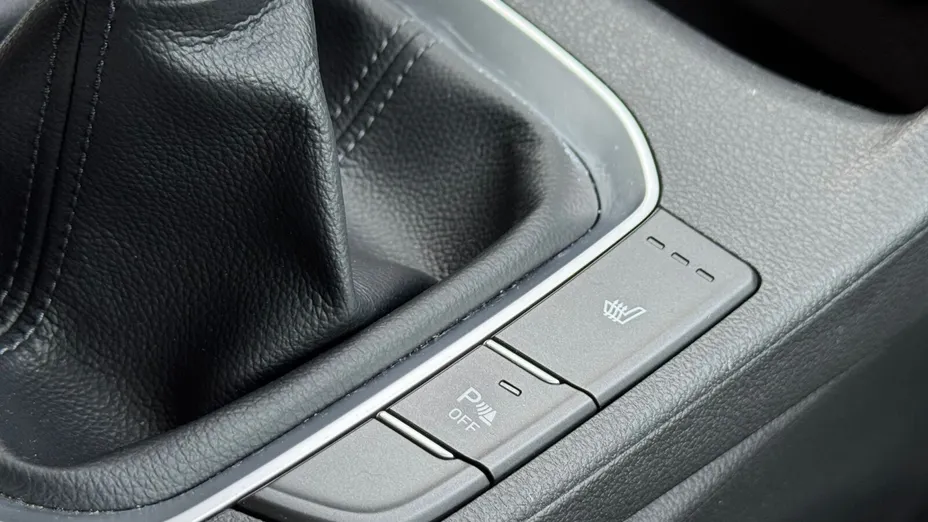 HYUNDAI i30 i30 1.5 T-GDI 48V Smart