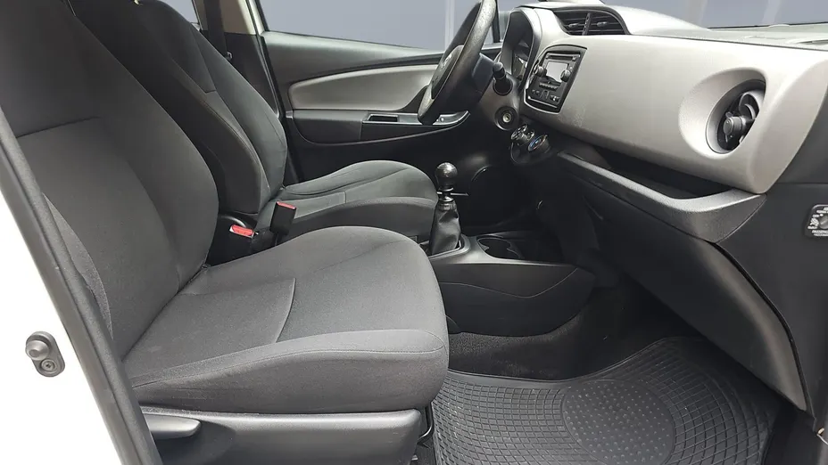 TOYOTA Yaris Yaris 1.5 Active