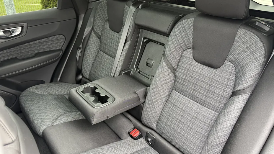 VOLVO XC60 XC60 T6 Plug-In Hybrid AWD Core aut