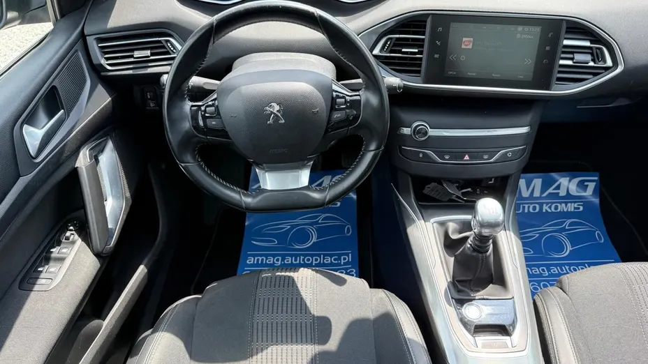 PEUGEOT 308 -
