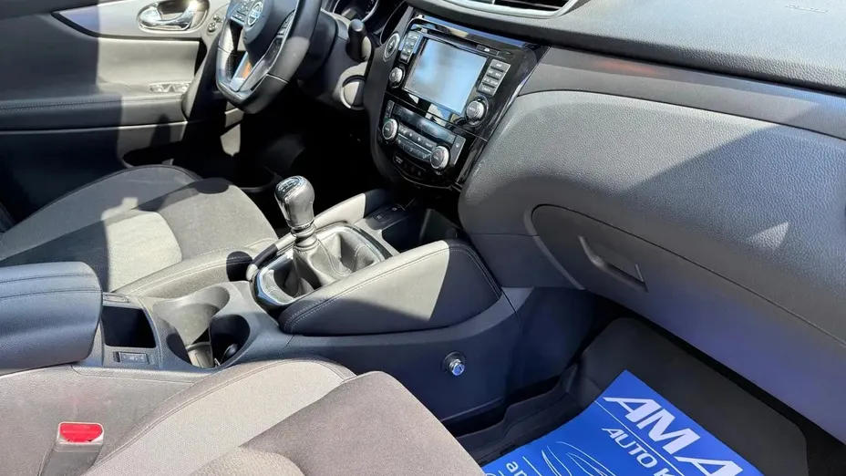 NISSAN Qashqai -