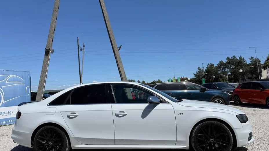 AUDI S4 -