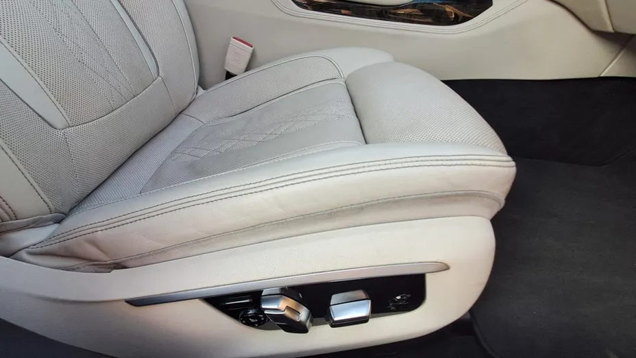 BMW Seria 7 740Li