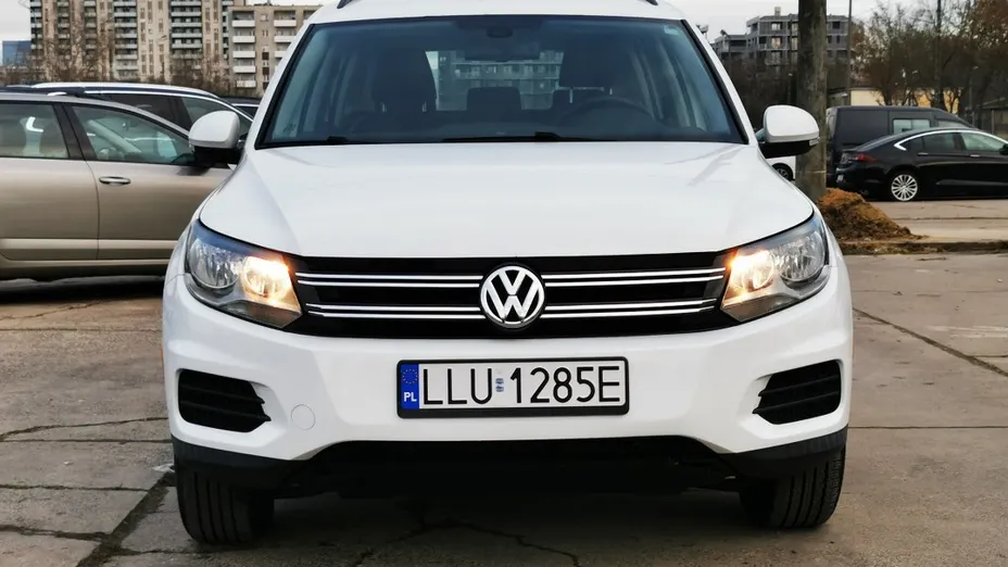 VOLKSWAGEN Tiguan -
