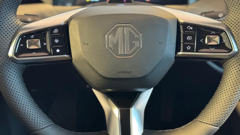 MG MGS5 MGS5 49kWh Standard Range RWD Excite Nowy