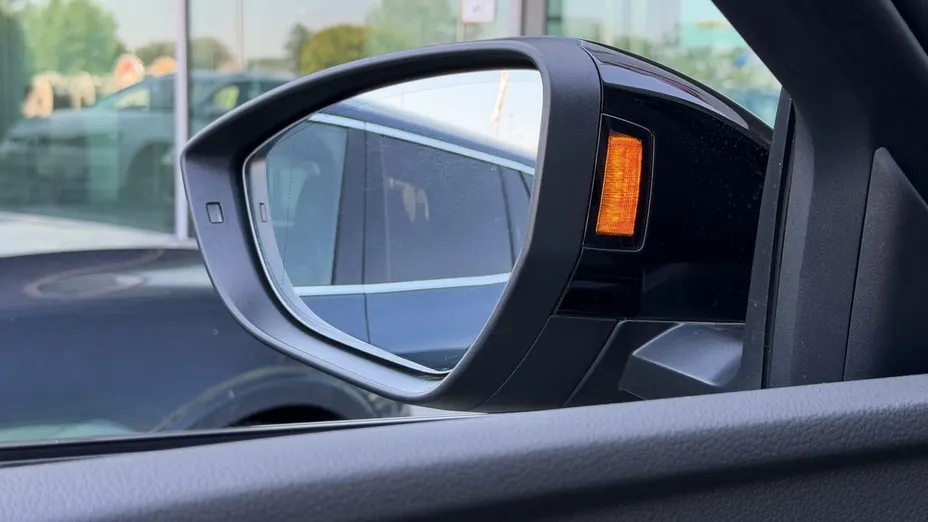 AUDI e-tron -
