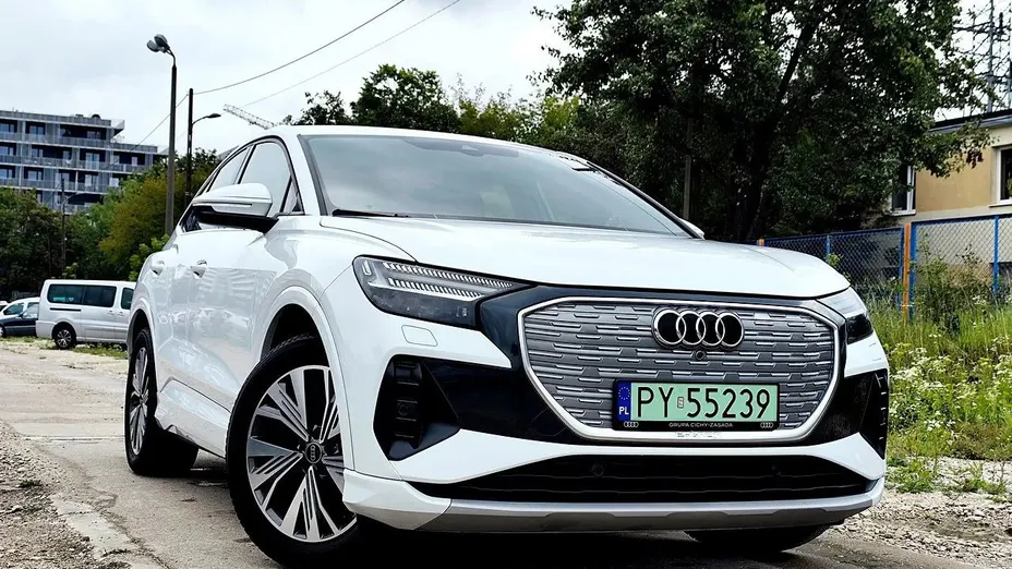 AUDI Q4 Q4 e-tron 35 52kWh Advanced