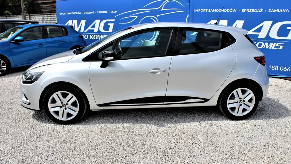RENAULT Clio -