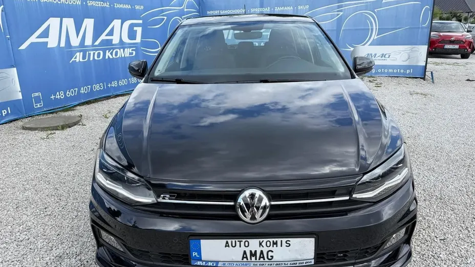 VOLKSWAGEN Polo -