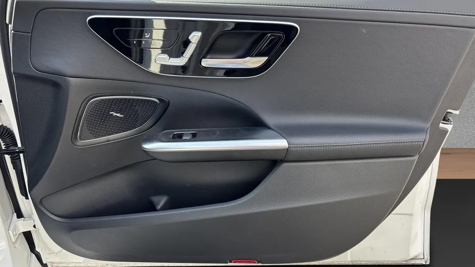 MERCEDES-BENZ C Klasa C 220 d mHEV 4-Matic AMG