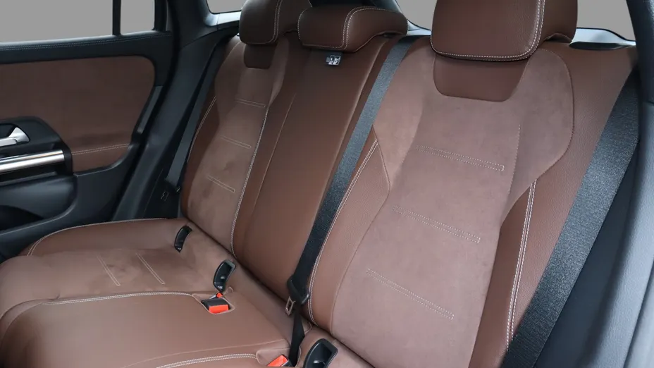 MERCEDES-BENZ GLA GLA 200 d AMG Line 8G-DCT