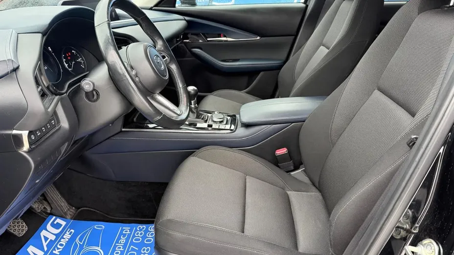 MAZDA CX-30 -