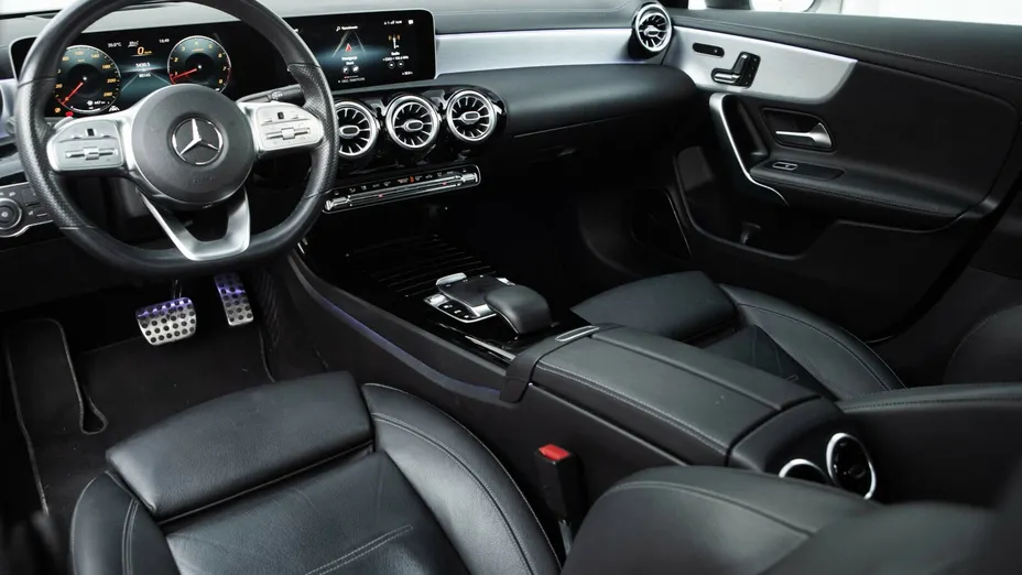 MERCEDES-BENZ CLA CLA 200 AMG Line 7G-DCT