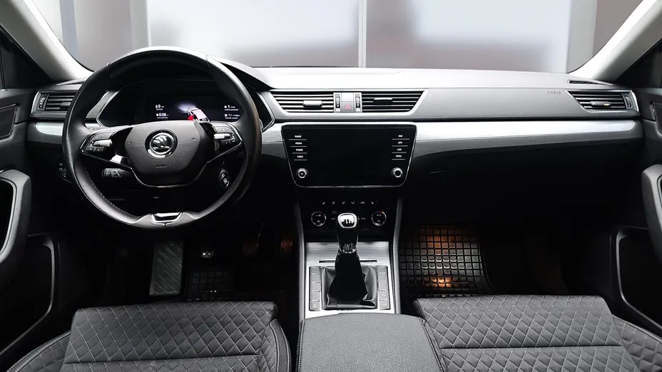 SKODA Superb Superb 2.0 TDI SCR Ambition