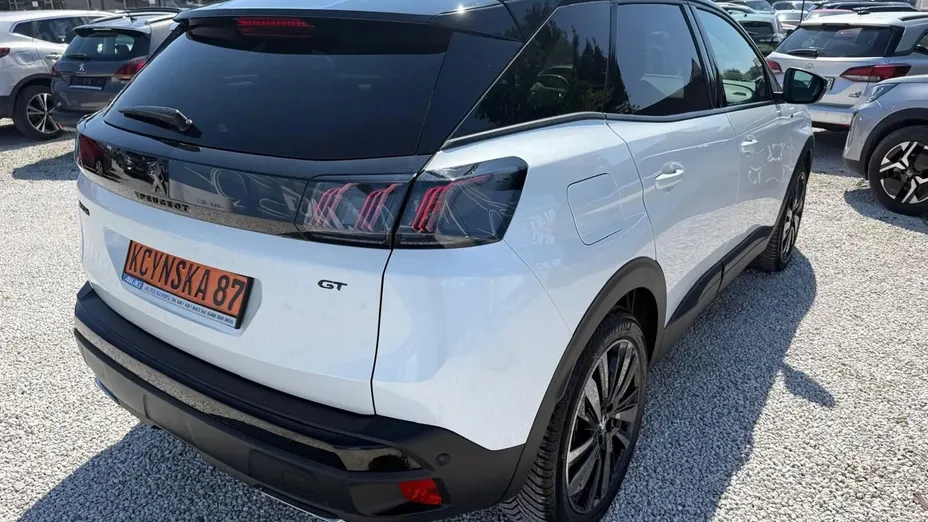 PEUGEOT 3008 -