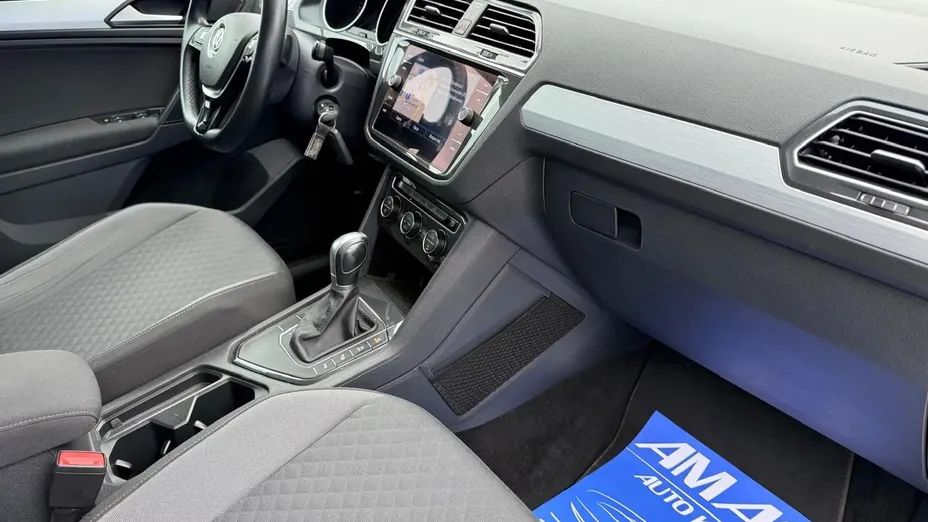 VOLKSWAGEN Tiguan -