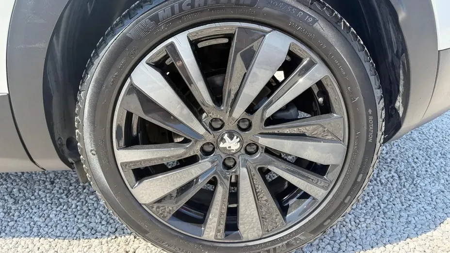 PEUGEOT 3008 -