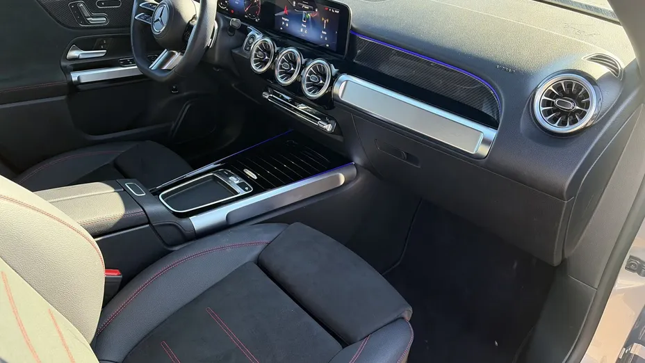 MERCEDES-BENZ GLB GLB 200 mHEV AMG Line 7G-DCT