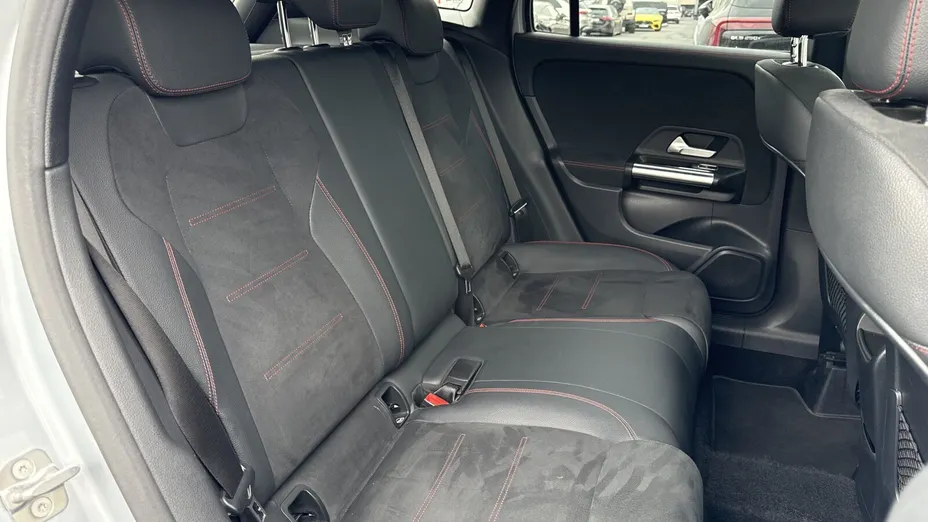 MERCEDES-BENZ GLA GLA 200 mHEV AMG Line 7G-DCT