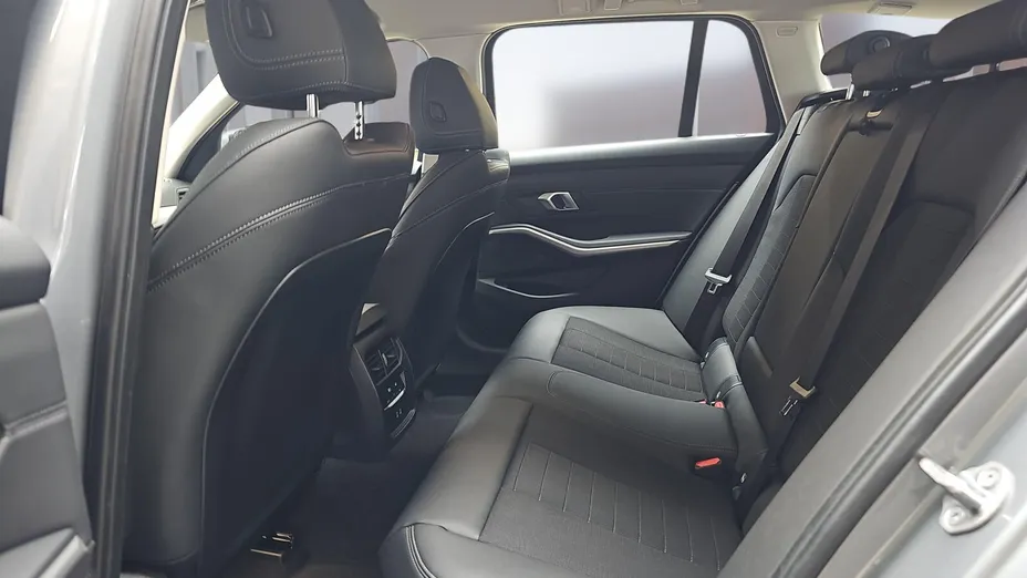 BMW Seria 3 330i xDrive aut