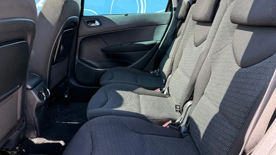 PEUGEOT 308 -