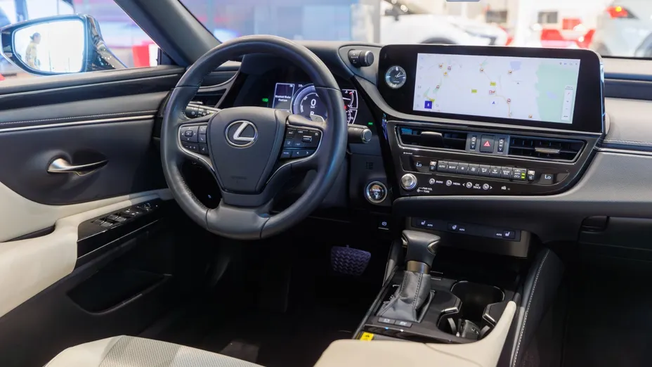 LEXUS ES ES 300h F Sport Design