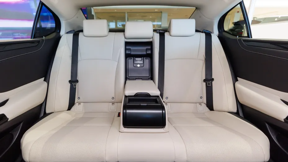 LEXUS ES ES 300h F Sport Design