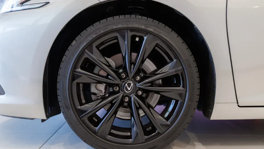 LEXUS ES ES 300h F Sport Design