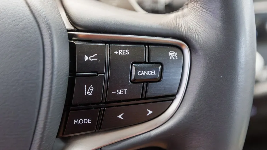 LEXUS ES ES 300h F Sport Design