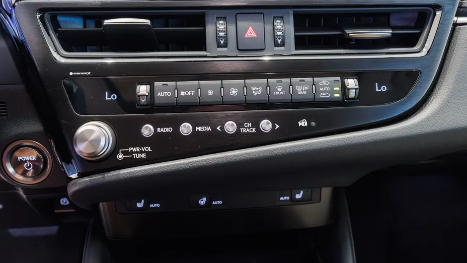 LEXUS ES ES 300h F Sport Design