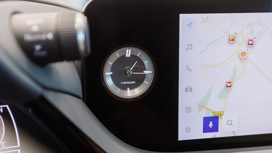 LEXUS ES ES 300h F Sport Design