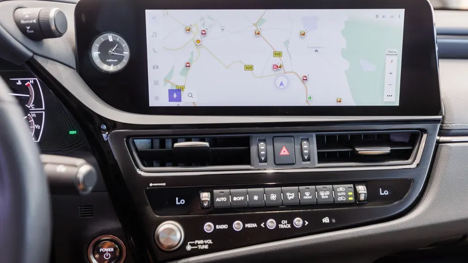 LEXUS ES ES 300h F Sport Design
