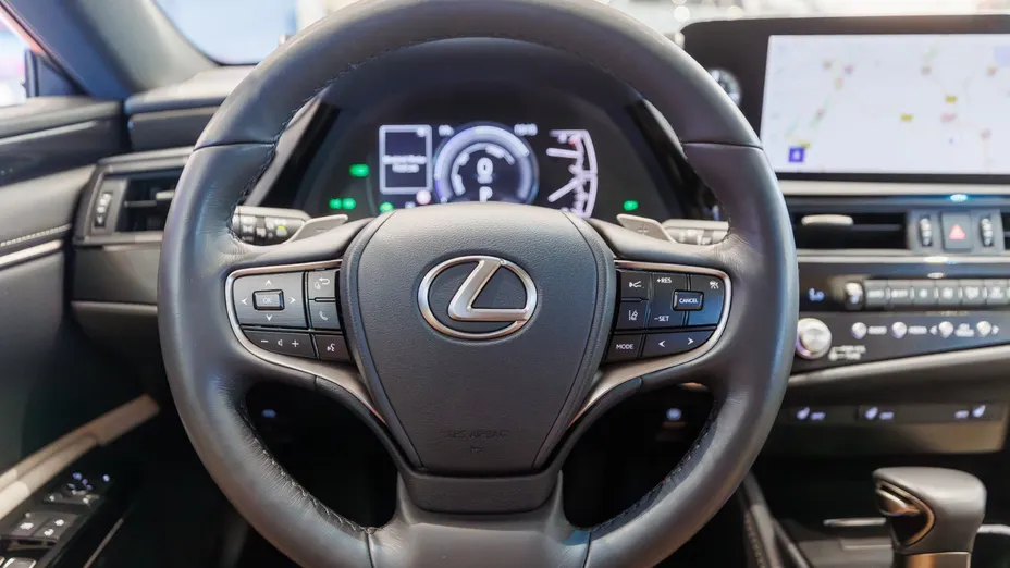 LEXUS ES ES 300h F Sport Design