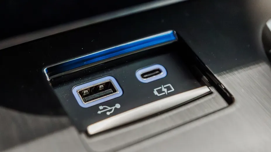 LEXUS ES ES 300h F Sport Design