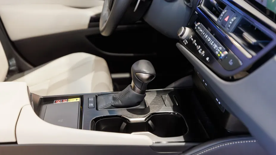 LEXUS ES ES 300h F Sport Design