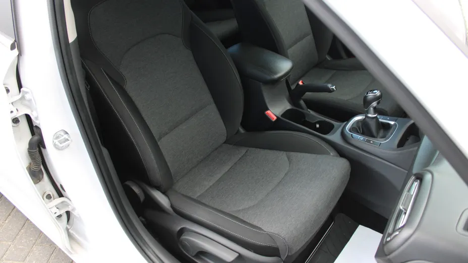 HYUNDAI i30 i30 1.5 T-GDI 48V Smart