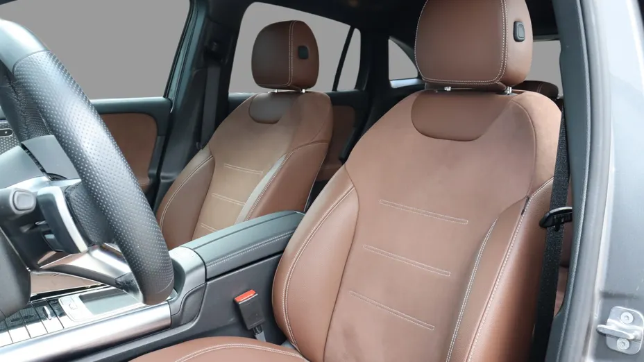 MERCEDES-BENZ GLA GLA 200 d AMG Line 8G-DCT