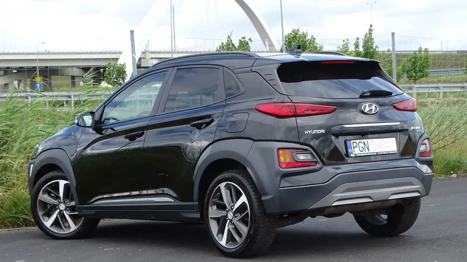 HYUNDAI Kona -