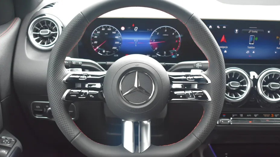 MERCEDES-BENZ GLA GLA 200 d AMG Line 8G-DCT