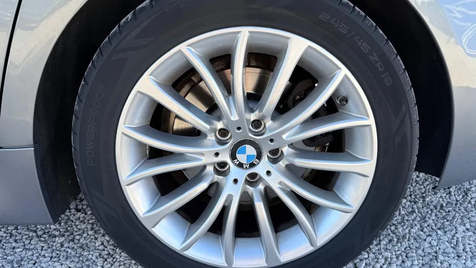 BMW Seria 5 518d Luxury Line aut