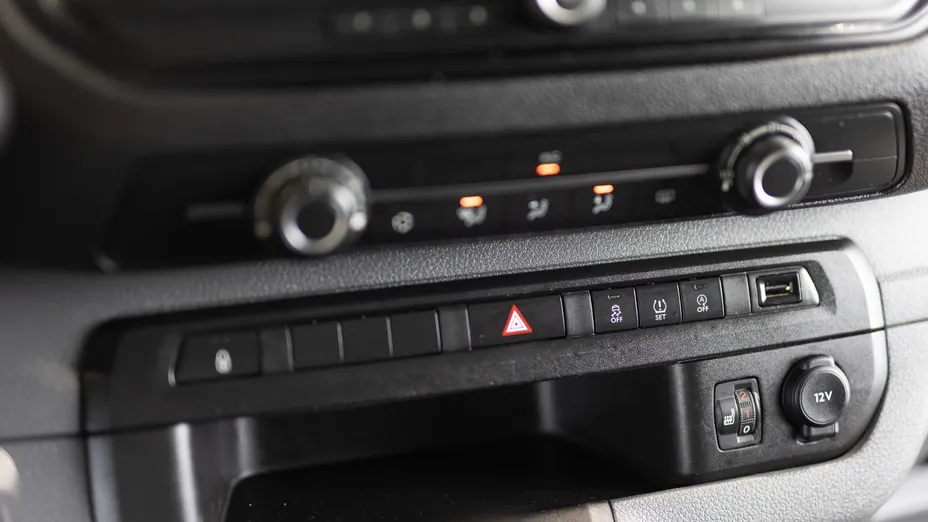 TOYOTA Proace Proace Kombi 2.0 D-4D Long 2,8t