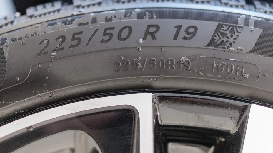 TOYOTA C-HR C-HR 2.0 Hybrid Dynamic Force Executive Premiere Edition AWD