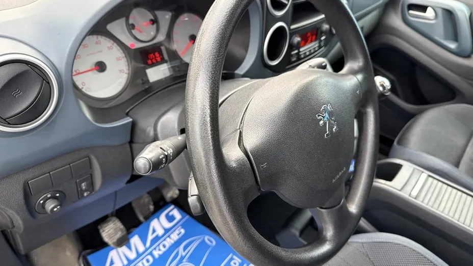 PEUGEOT Partner Van -