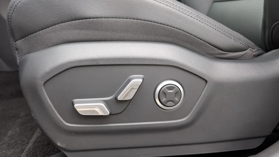 HYUNDAI Santa Fe Santa Fe 1.6 T-GDI HEV Platinum 4WD aut 7os. Nowy