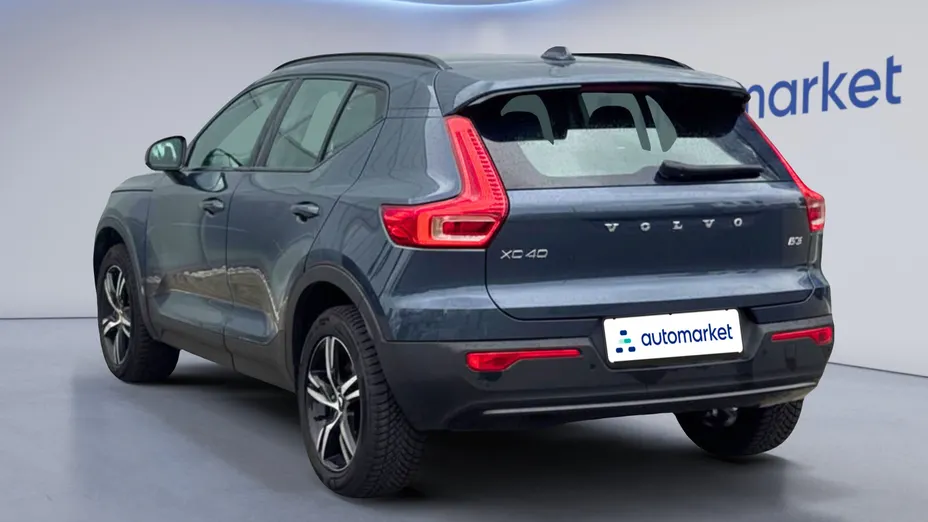 VOLVO XC40 XC40 B3 Plus Dark aut