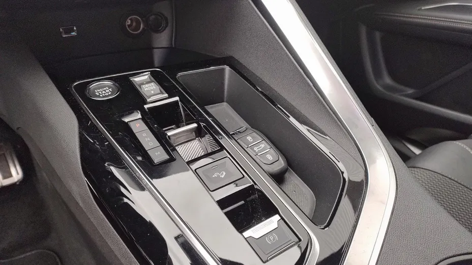 PEUGEOT 3008 3008 1.2 PureTech GT S&S EAT8