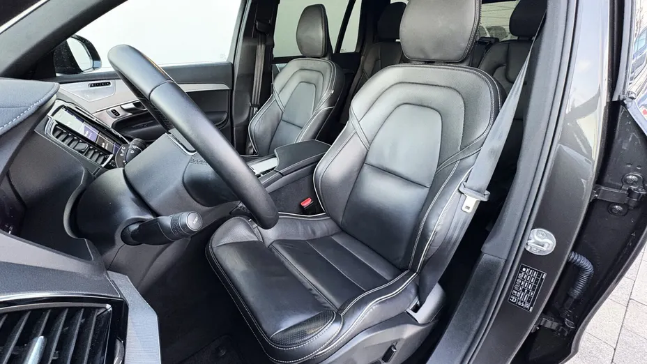 VOLVO XC90 XC90 T8 AWD Plug-In Hybrid Ultra Dark 7os aut