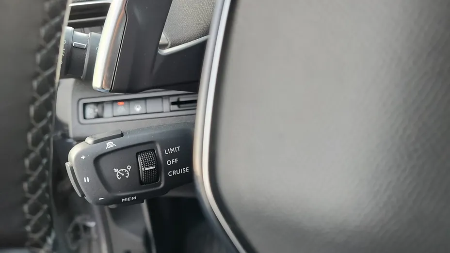 PEUGEOT 3008 3008 1.2 PureTech Allure Pack S&S EAT8